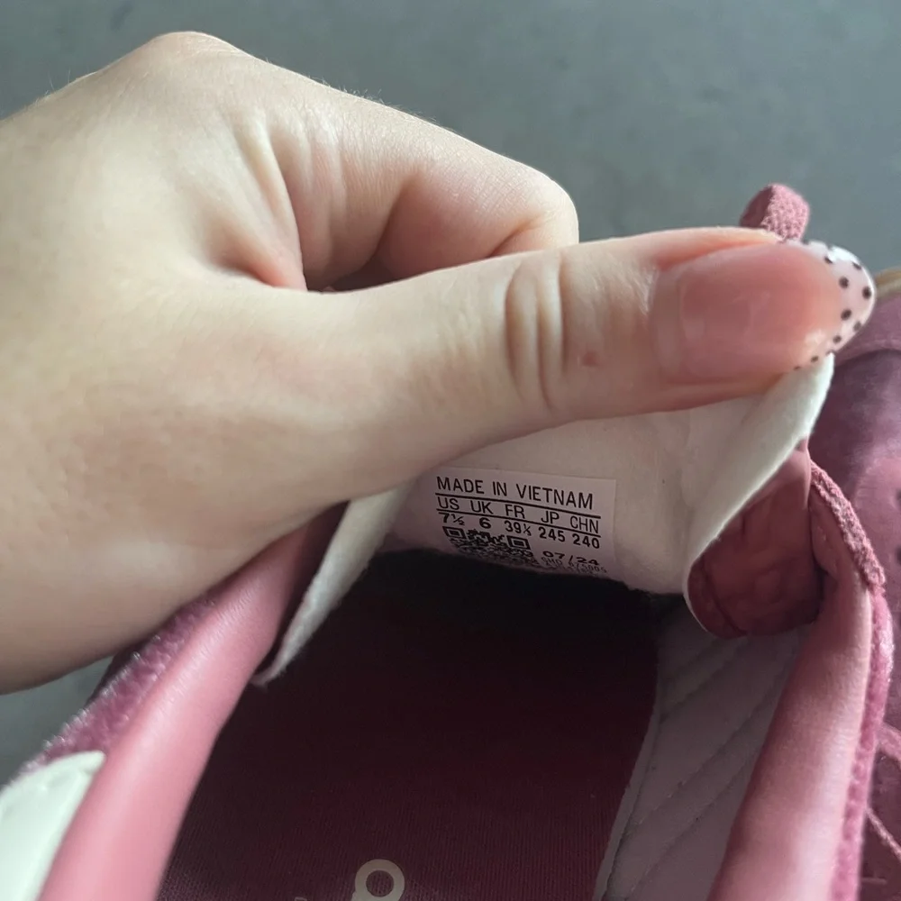 NWOT Adidas Gazelle Bold Women’s Sneaker Crimson Pink Velvet - Picture 8 of 8